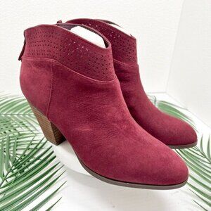 Violet & Red Jackson Lazer Cut Topline Bootie Faux Suede Burgundy Size 7 NWOB